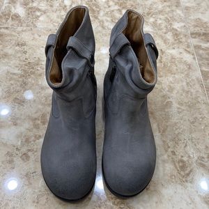 🛍️Birkenstock Sarnia Suede Boots. Size 5.5. Grey